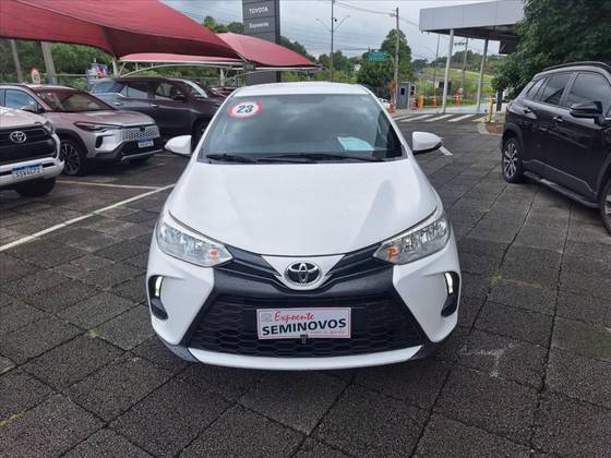 TOYOTA YARIS 1.5 16V FLEX XL MULTIDRIVE TOYOTA YARIS 1.5 16V FLEX XL MULTIDRIVE